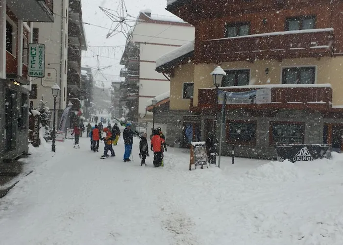 Апартаменти Finestra Sul Cervino *